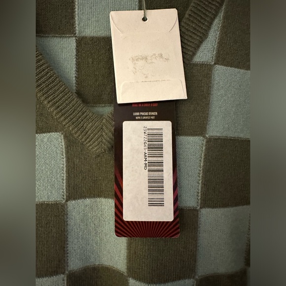 Happy Sheep NWT size Medium oversized green squares with hints of blue V neck - Picture 3 of 9